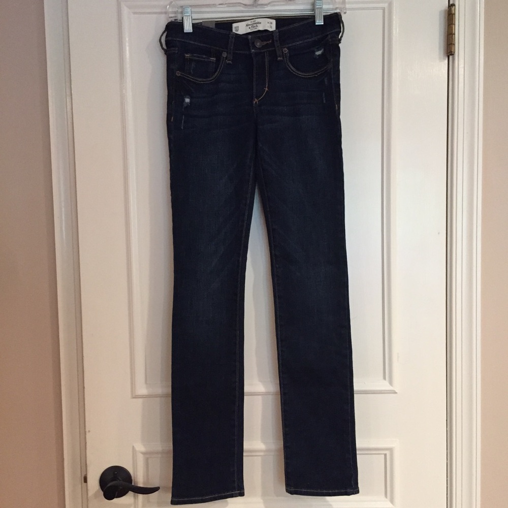 NWT Distressed Abercrombie & Fitch Dark Wash Denim